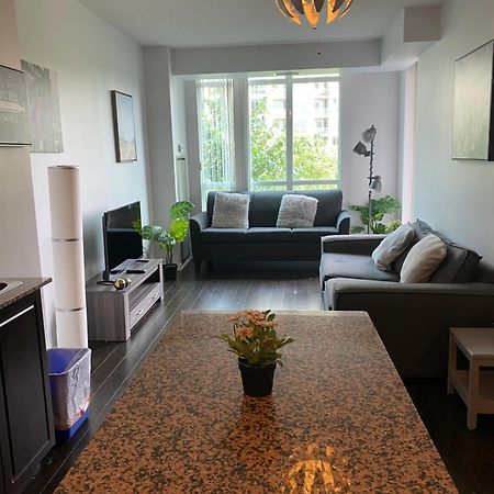 Executive 1 Bedroom Condo Sleeps 2 Торонто Экстерьер фото