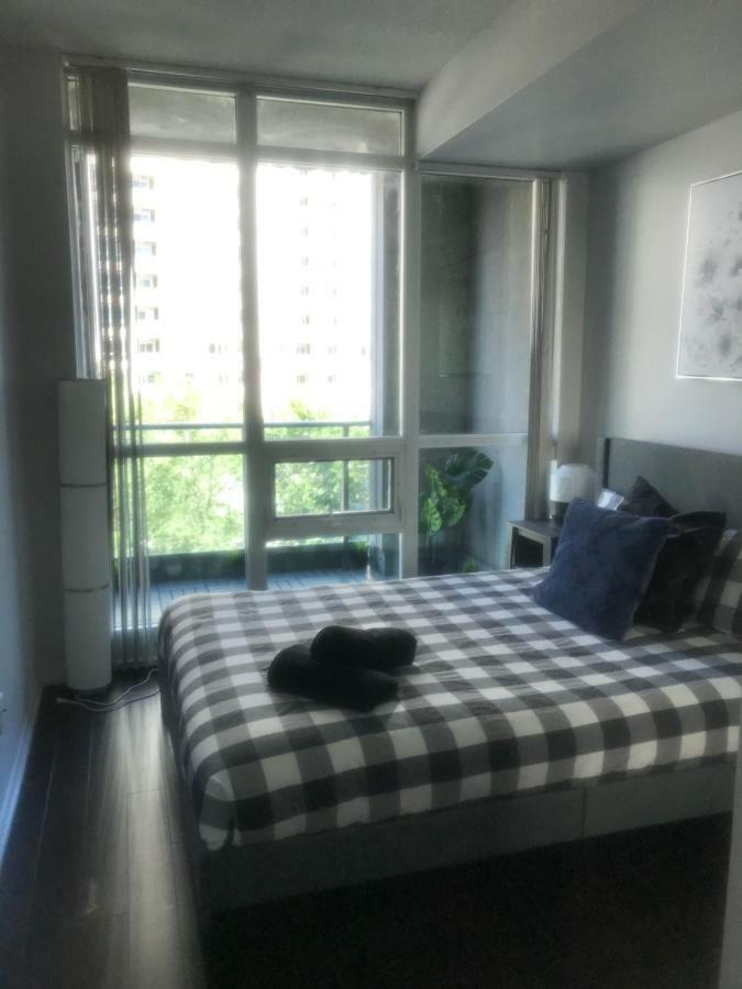 Executive 1 Bedroom Condo Sleeps 2 Торонто Экстерьер фото