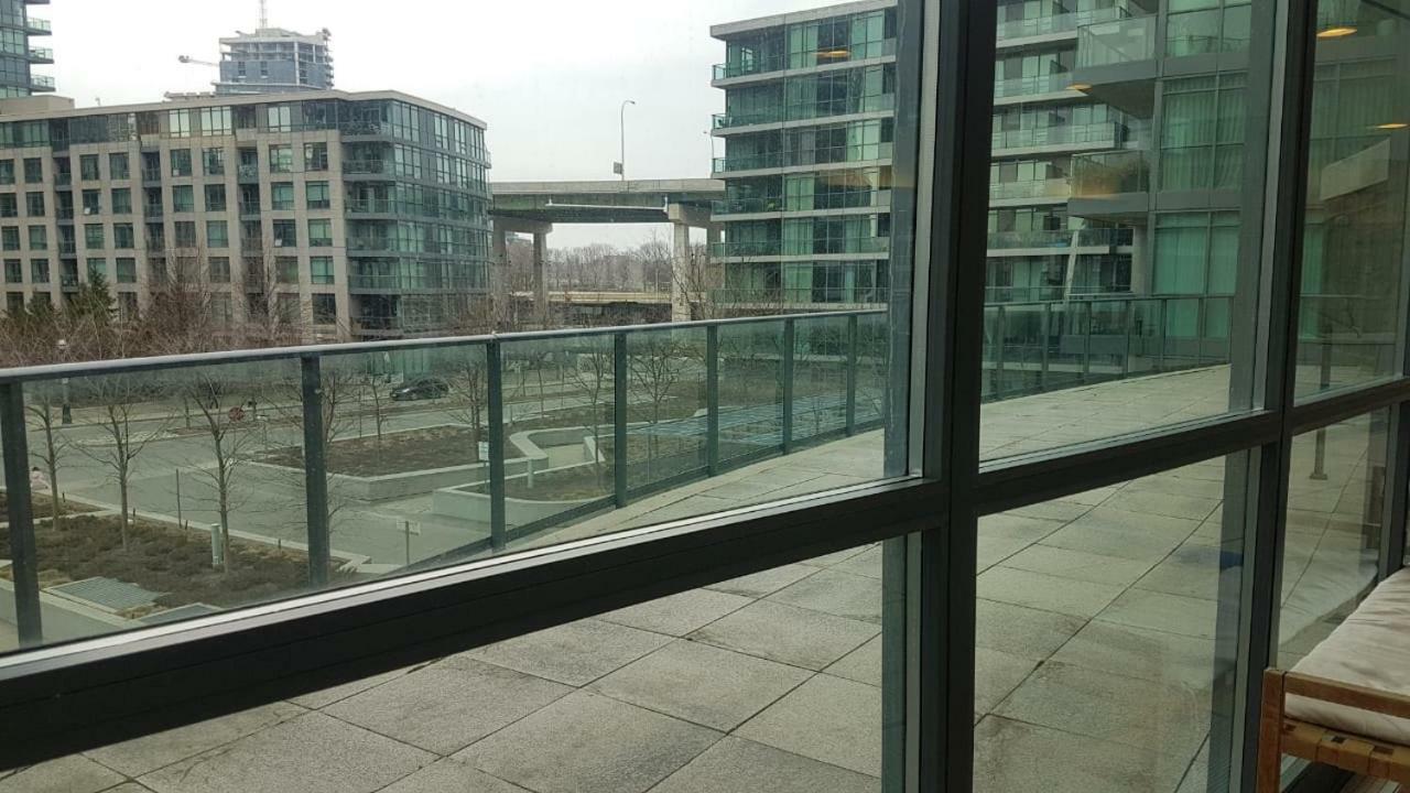 Executive 1 Bedroom Condo Sleeps 2 Торонто Экстерьер фото