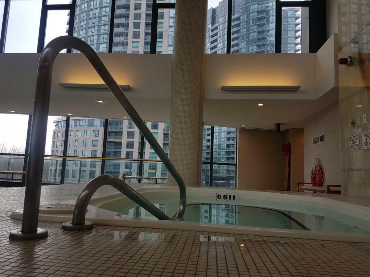 Executive 1 Bedroom Condo Sleeps 2 Торонто Экстерьер фото