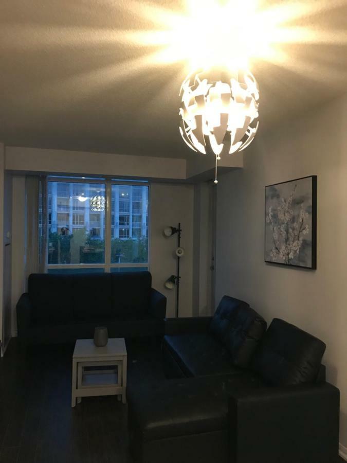 Executive 1 Bedroom Condo Sleeps 2 Торонто Экстерьер фото