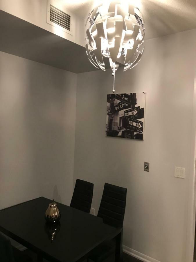 Executive 1 Bedroom Condo Sleeps 2 Торонто Экстерьер фото