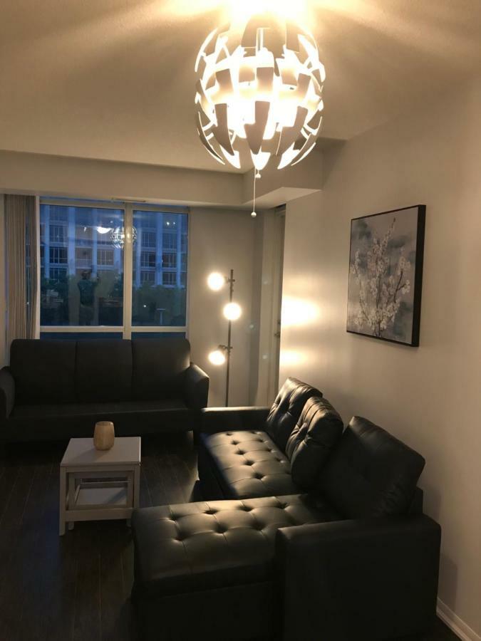 Executive 1 Bedroom Condo Sleeps 2 Торонто Экстерьер фото