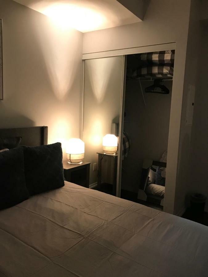 Executive 1 Bedroom Condo Sleeps 2 Торонто Экстерьер фото