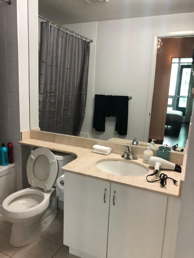 Executive 1 Bedroom Condo Sleeps 2 Торонто Экстерьер фото