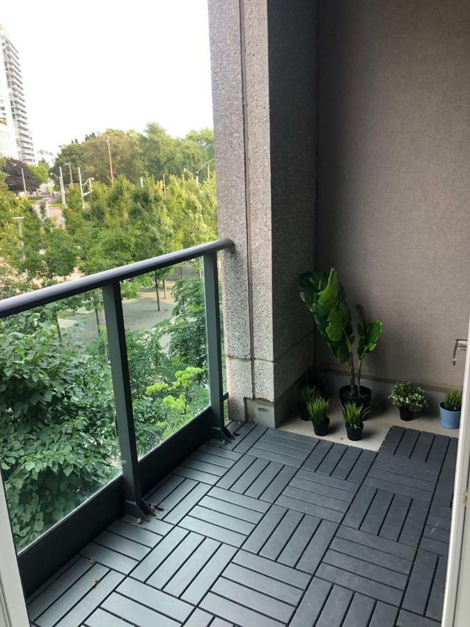 Executive 1 Bedroom Condo Sleeps 2 Торонто Экстерьер фото