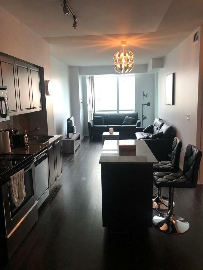 Executive 1 Bedroom Condo Sleeps 2 Торонто Экстерьер фото