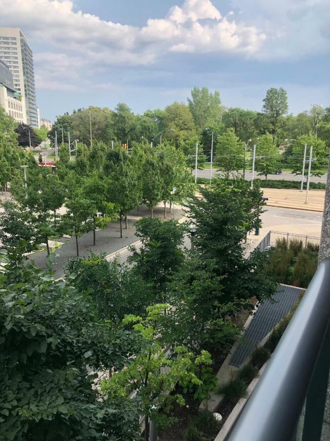Executive 1 Bedroom Condo Sleeps 2 Торонто Экстерьер фото