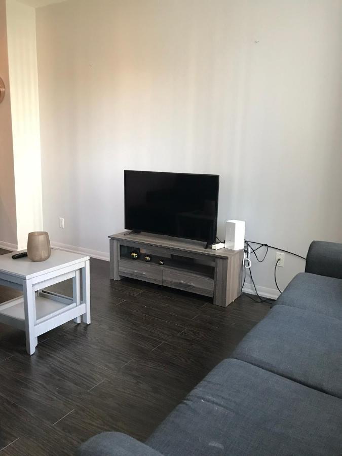 Executive 1 Bedroom Condo Sleeps 2 Торонто Экстерьер фото