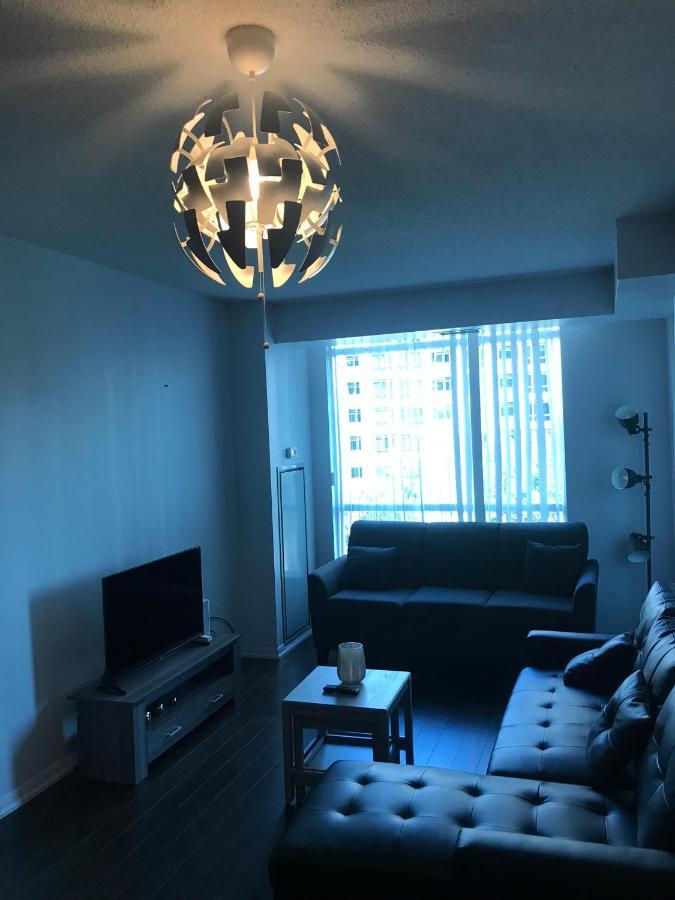 Executive 1 Bedroom Condo Sleeps 2 Торонто Экстерьер фото